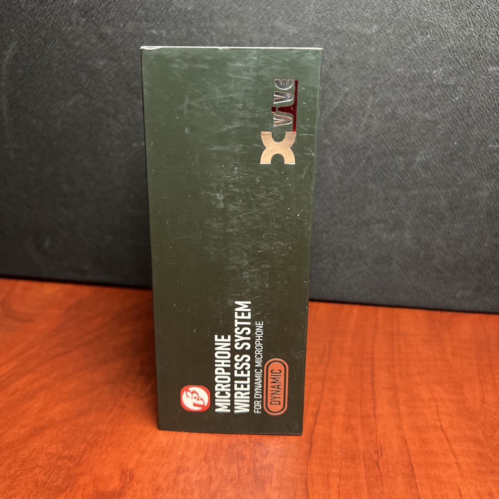 XVIVE U3 2.4GHz Digital Dynamic Wireless Microphone System Black 2