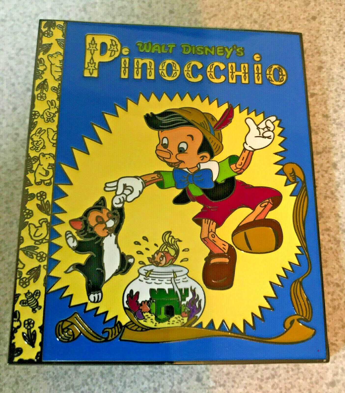 PIN PINOCCHIO JUMBO FANTASY FIGARO CLEO LITTLE GOLDEN BOOK 3 INCH LIMITED EDITIO 2