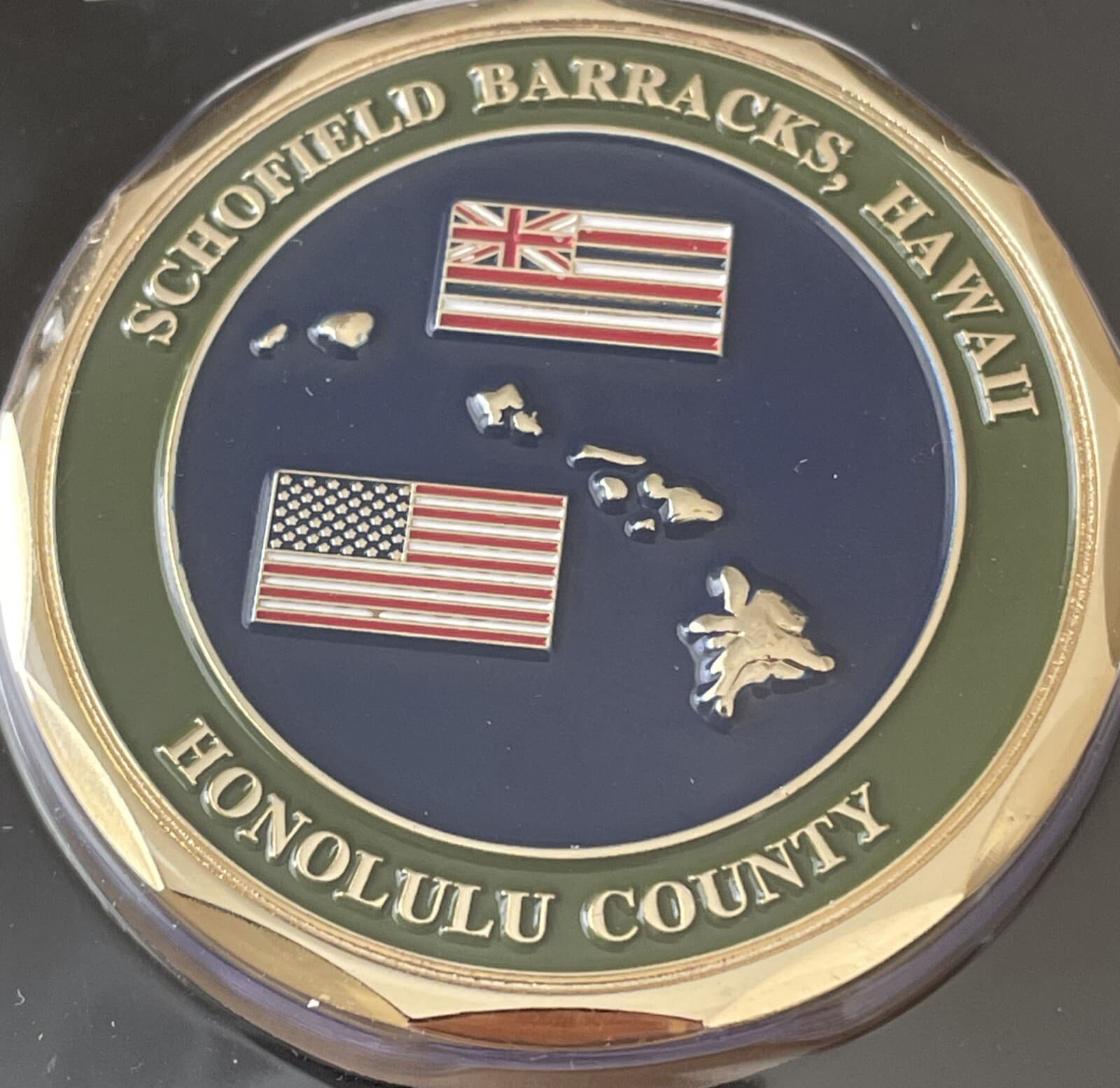 Coin US Army 25th Infantry Schofield Barracks Hawaii Color Coin In Case  4