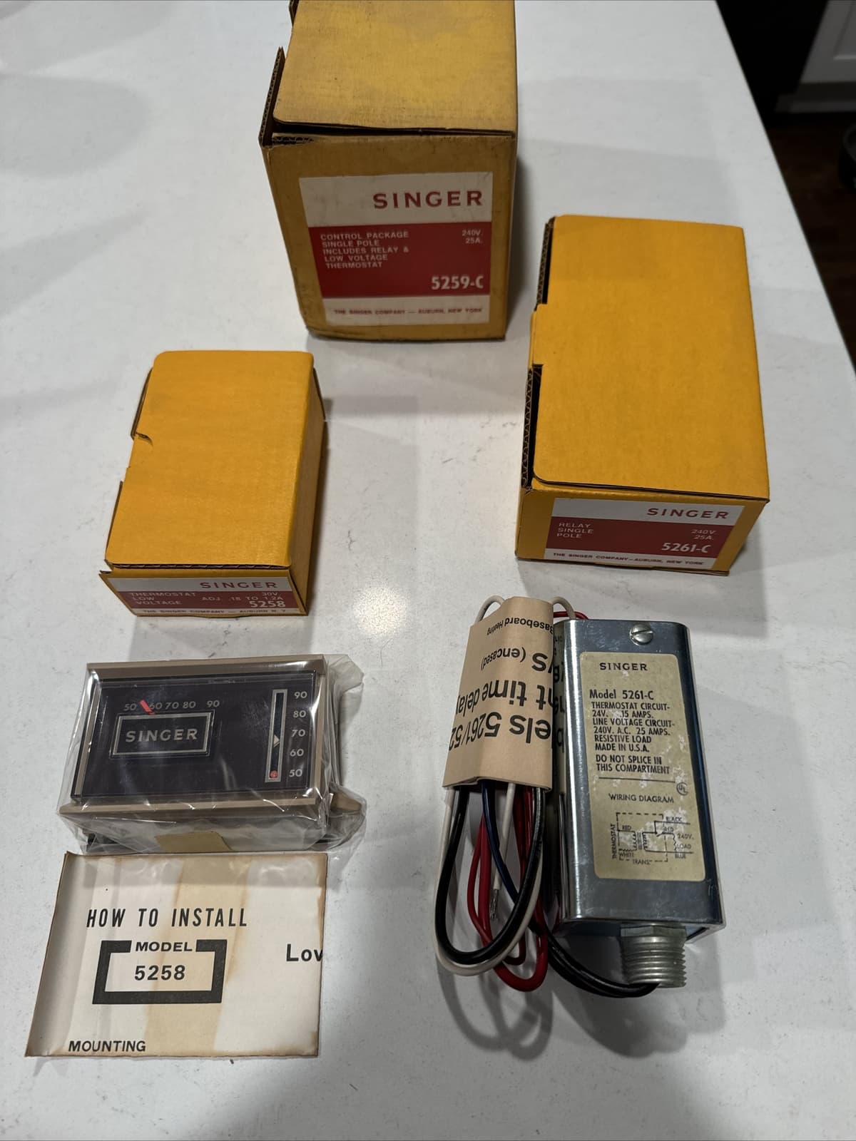 New Singer 5259-C Thermostat With Single Pole Relay 24V 5261-C 5258 Adjustable 