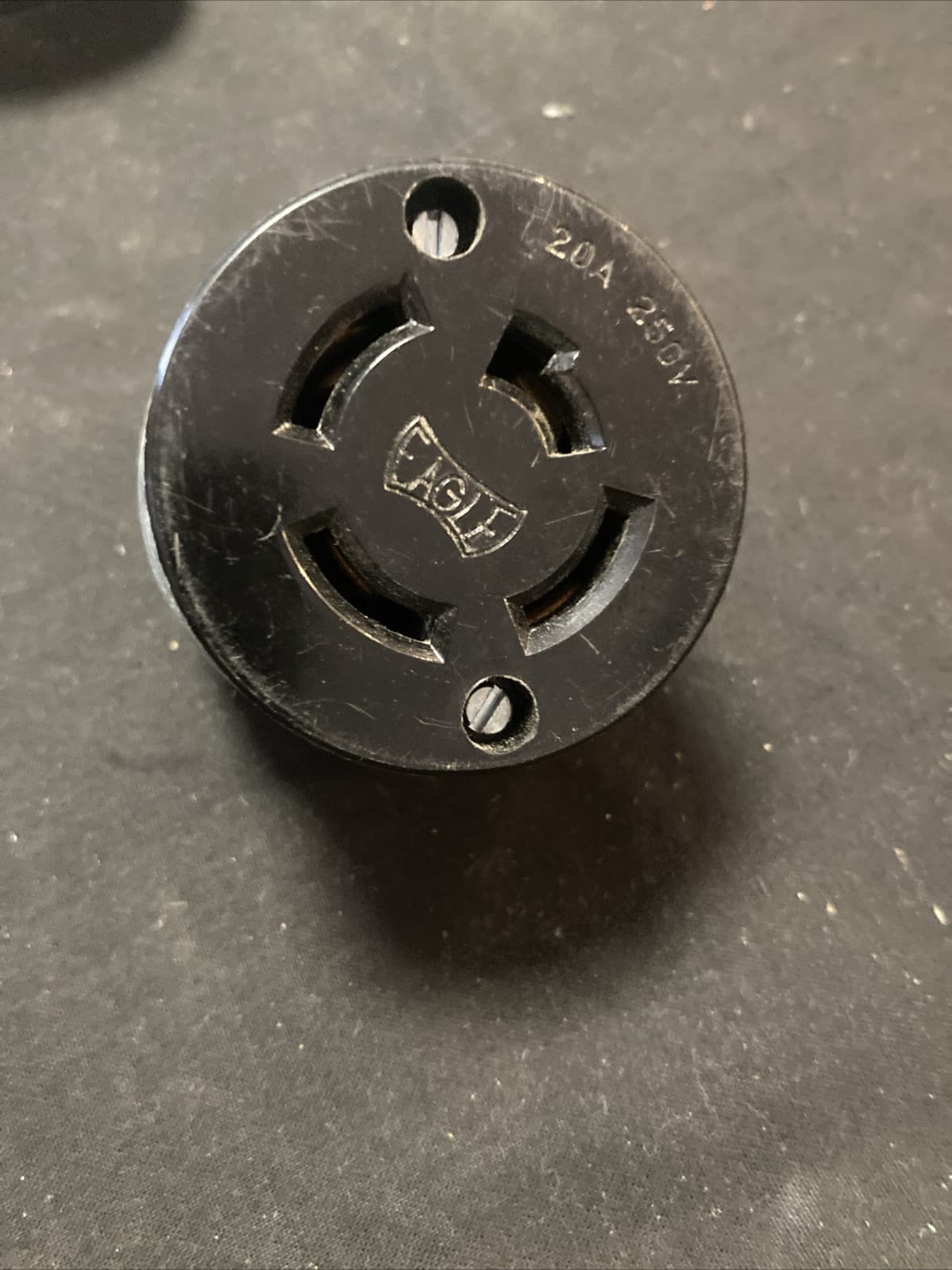 NOS Eagle 20 Amp 125/250 Volt 3 Pole 4 Wire Locking Female Plug End 2