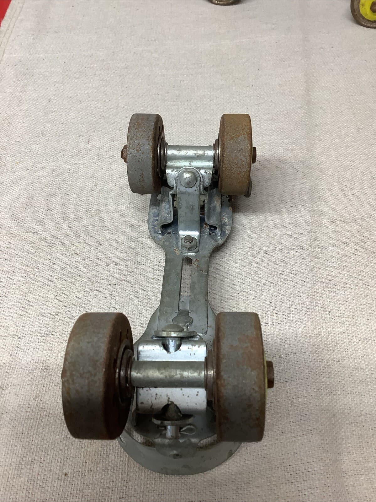 Vintage Pair of Metal UNION HARDWARE COMPANY Adjustable Roller Skates USA Heavy 6