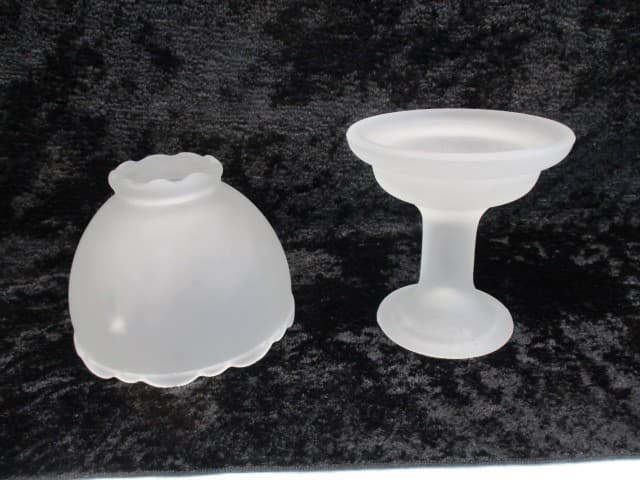Frosted Glass Fairy Light Candle Votive Holder Scalloped Edges Made Taiwan LN EC 4