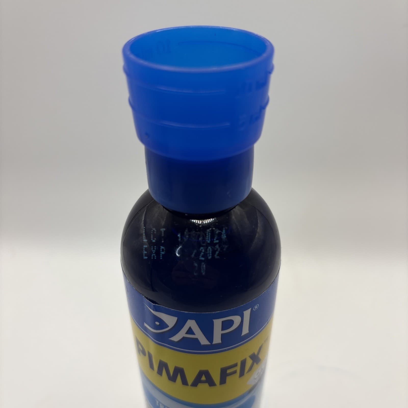 API PIMAFIX Antifungal Freshwater and Saltwater Fish Remedy 8 Ounce Bottle 3