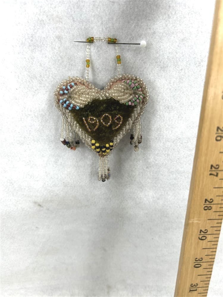 antique sewing pincushion beaded Mohawk native American pin cushion 1909