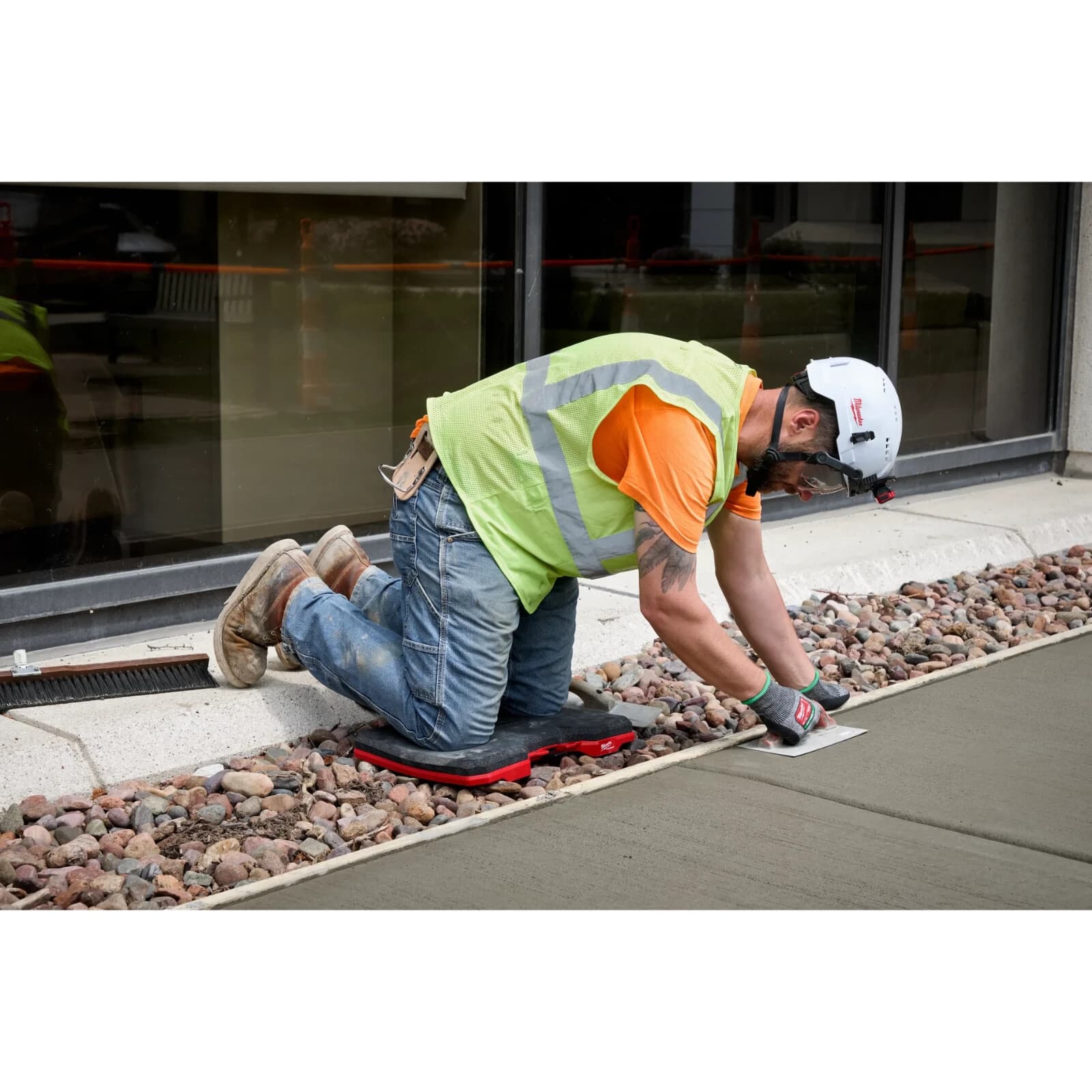 Milwaukee 48-73-6110, PACKOUT Kneeling Pad, Knee Pad Tear Resistant -New 6