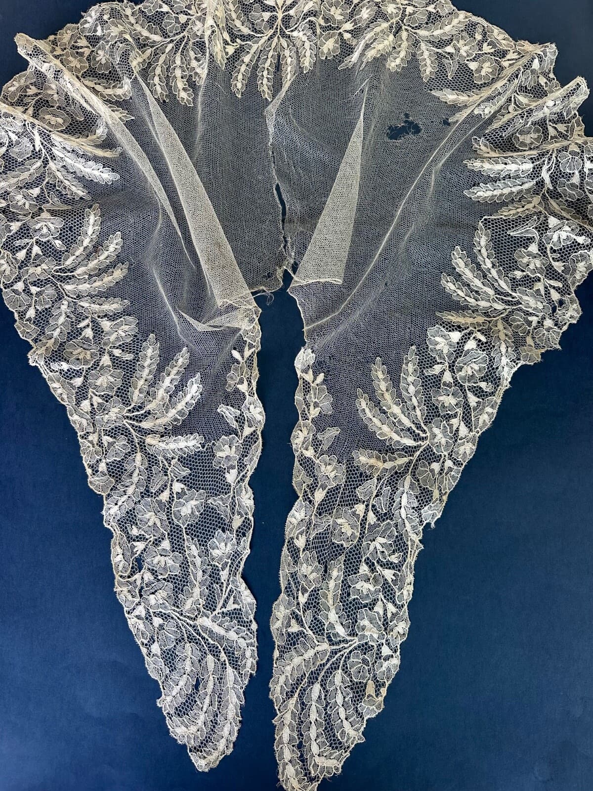 Antique Silk Blonde Lace Pelerine Handmade Bobbin Lace France 1800s 6