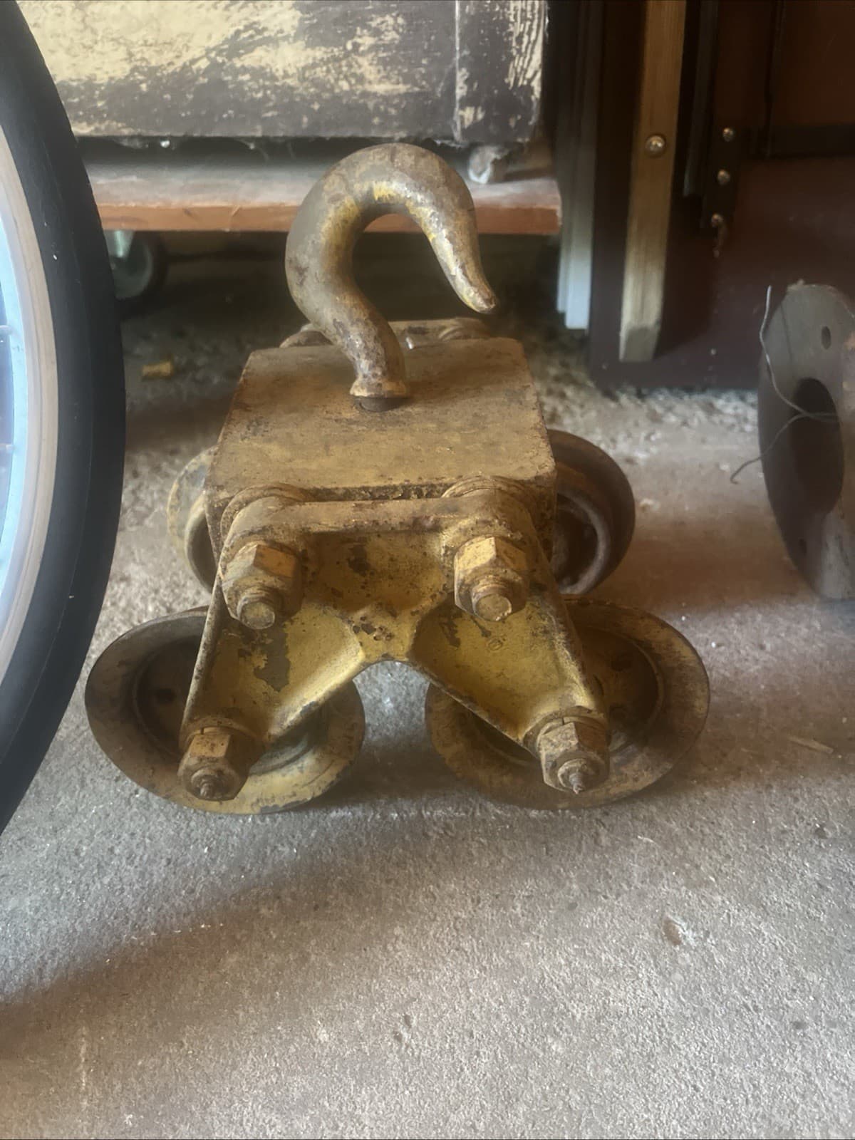 Saginaw Stamping Company Hoist Beam Trolley 1 Ton Capacity 5