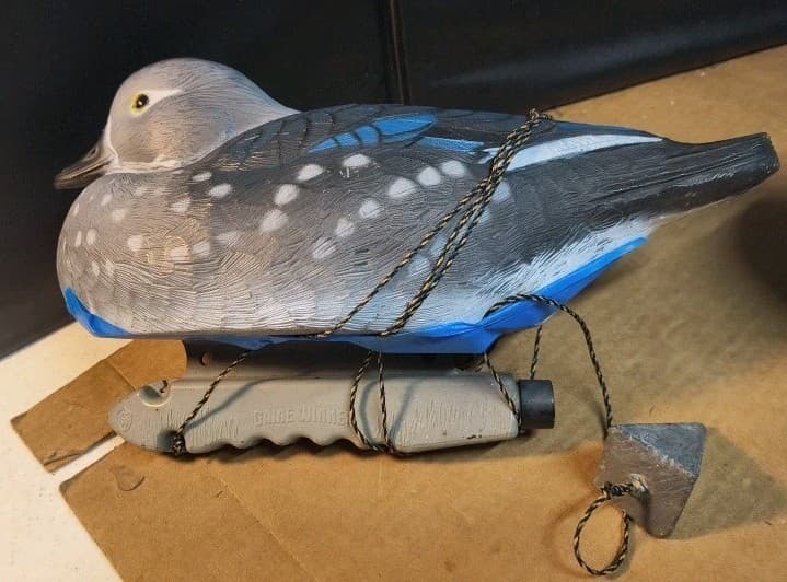 Game Winner Carver’s Resting Wood Duck Hen Decoy Plastic With 12oz Weight