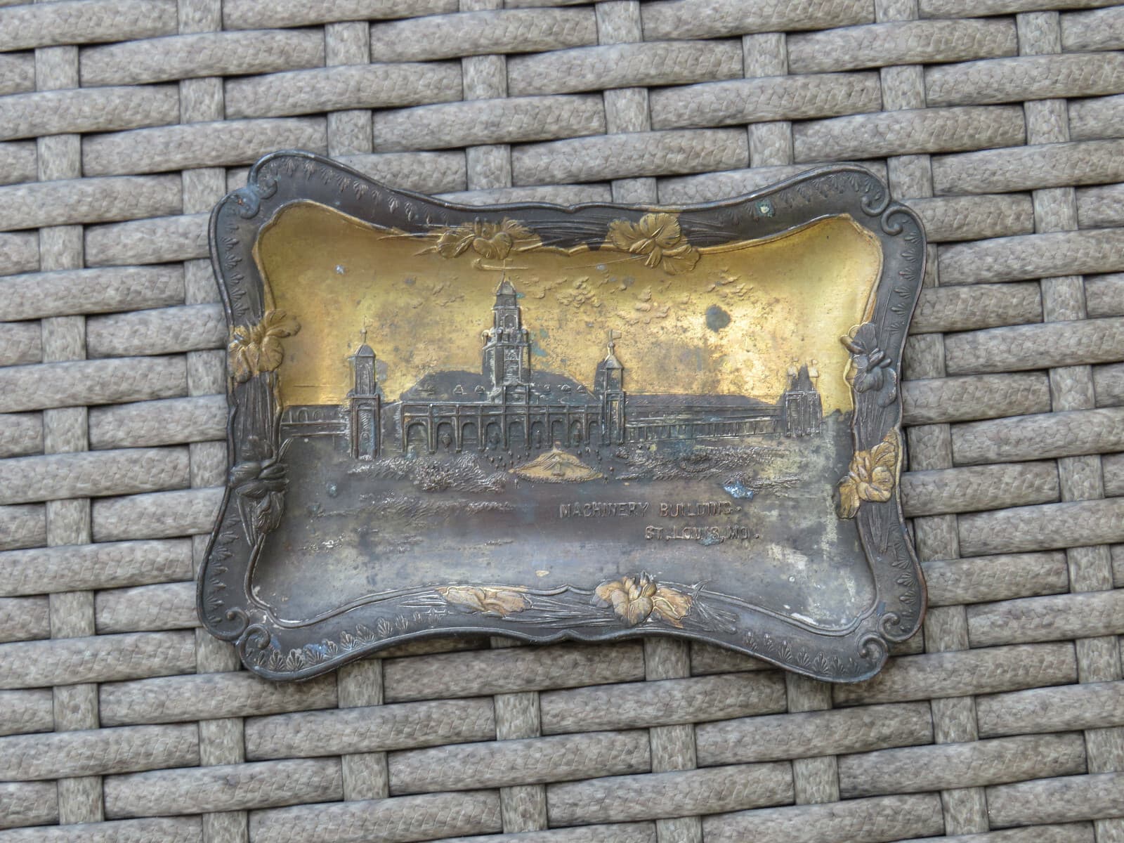 1904 MACHINERY BUILDING St Louis WORLD'S FAIR Tray BRASS 4 7/8 x 3 9/16 in