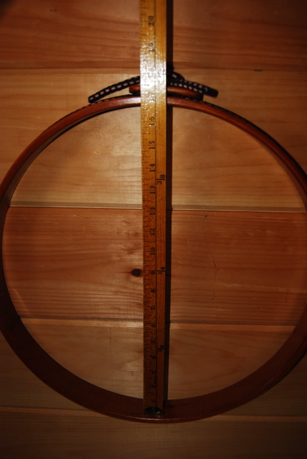 Norwood Fremont Michigan 17" Round Cherry Wood Hand Quilting Hoop w/ Bungee 2