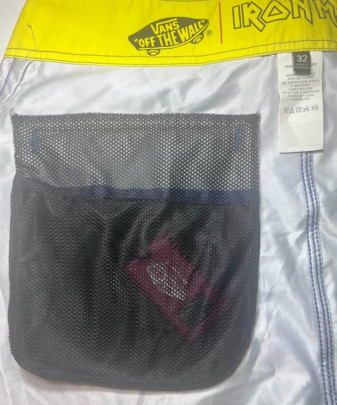 VTG IRON MAIDEN LIVE AFTER DEATH Vans Off The Wall Surf Board Shorts 32 +WaxTool 5