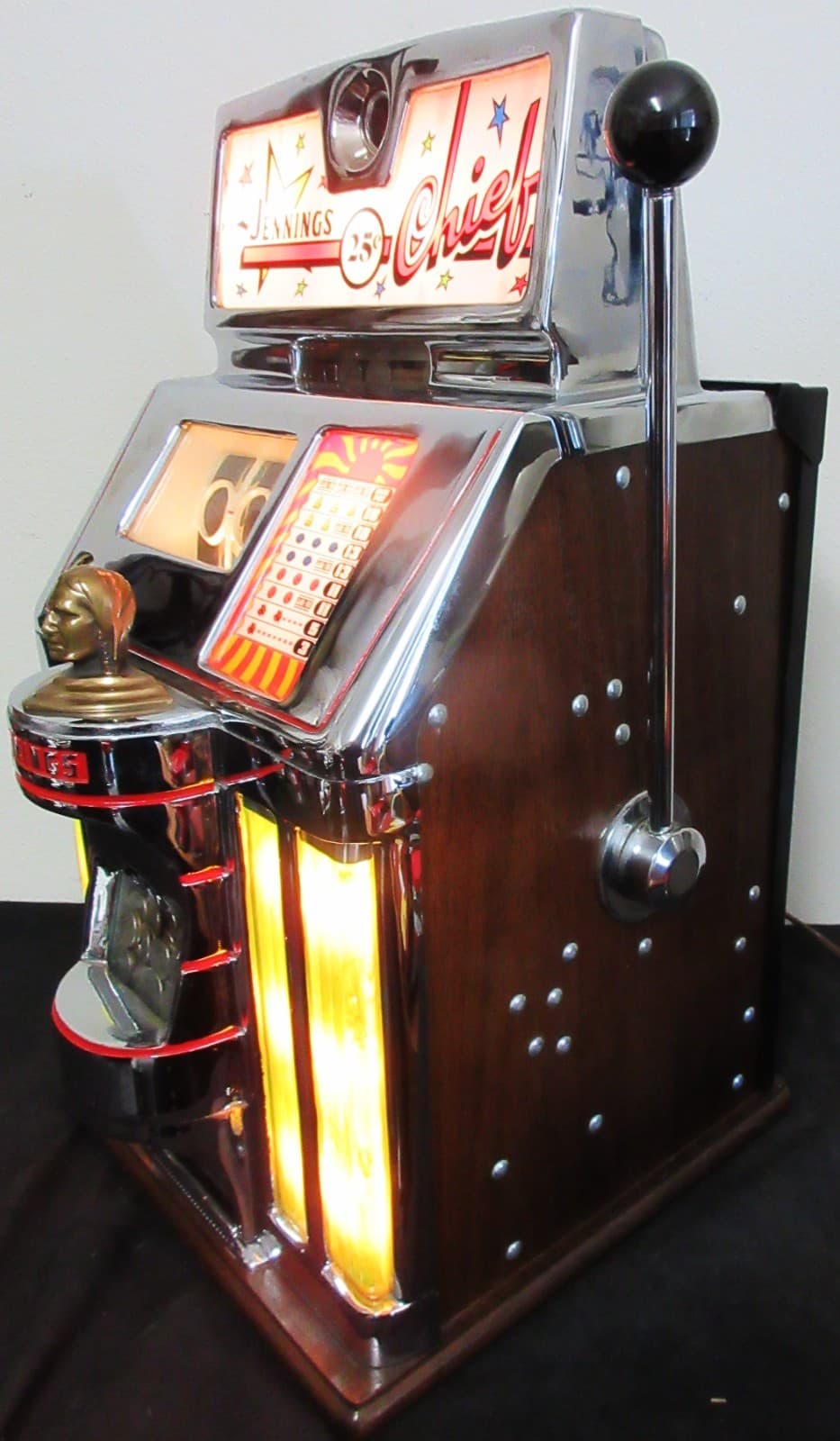 Jennings 25c Chief Amber Lite Up Tic-Tac-Toe Slot Machine, Circa 1940's 4