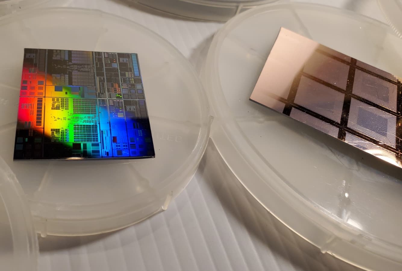 7 pc Lot Sample Semiconductor IC Chips in Fluoroware Containers Educational Use 6