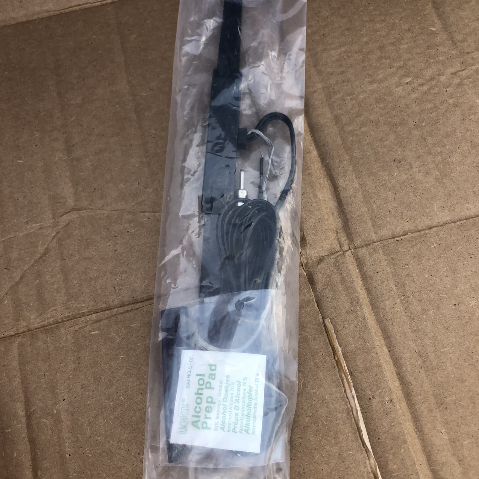 Metra 44-UA200 Universal Window-Mount Antenna AM/FM Replacement Antenna 3