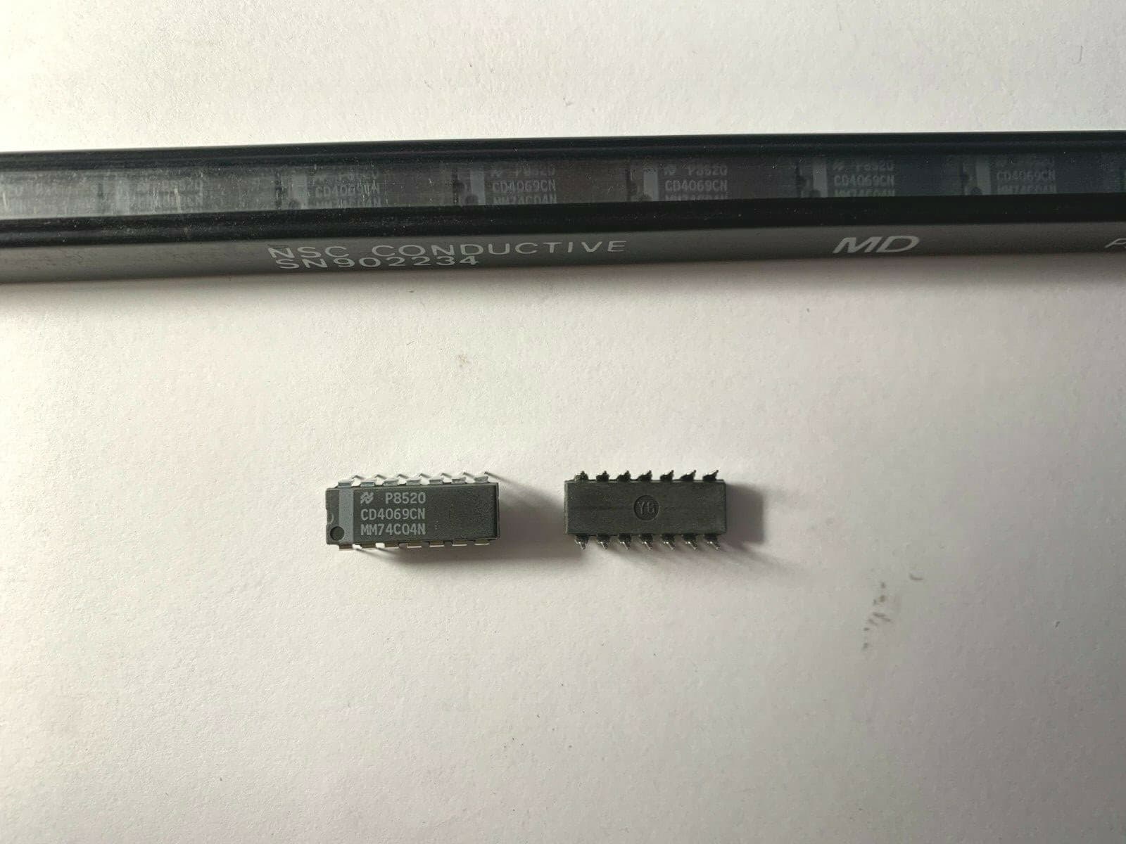 National Semi CD4069CN IC, LOGIC CIRCUIT HEX INVERTER CMOS, DIP-14. 2