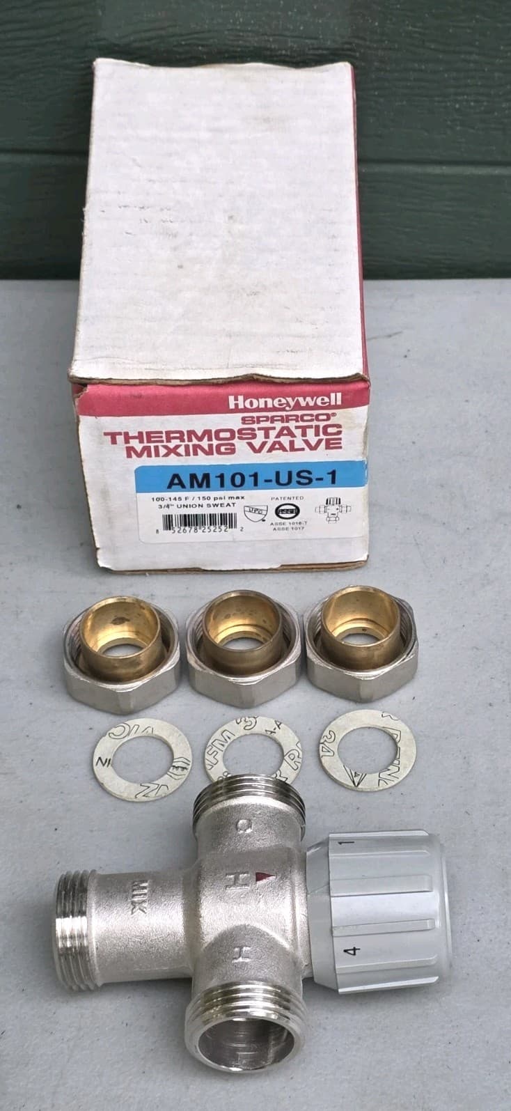 HONEYWELL Mixing Valve AM101-US-1 New in Box