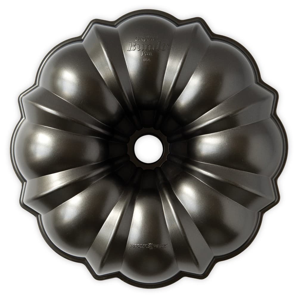 Nordic Ware Original ProCast Bundt® Pan 4