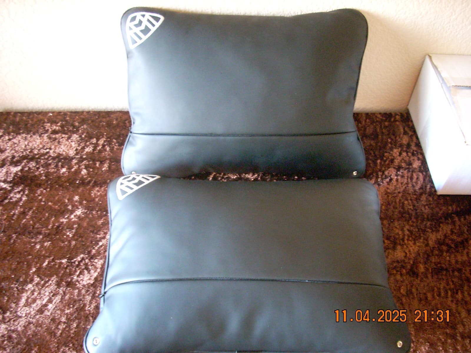 mercedes benz maybach pillows 2