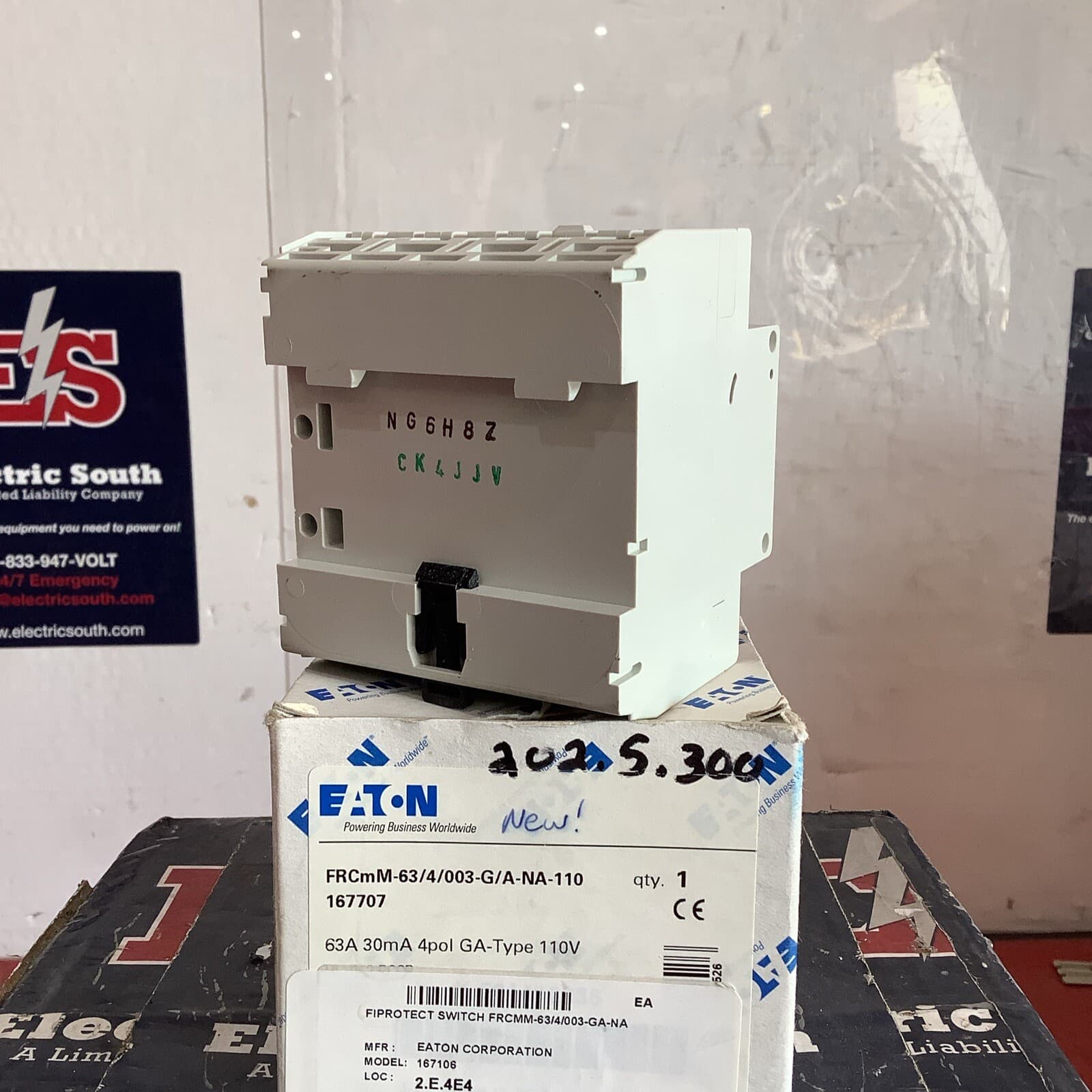 Eaton FRCmM-63/4/003-G/A-NA-110 FiProtect Switch 3