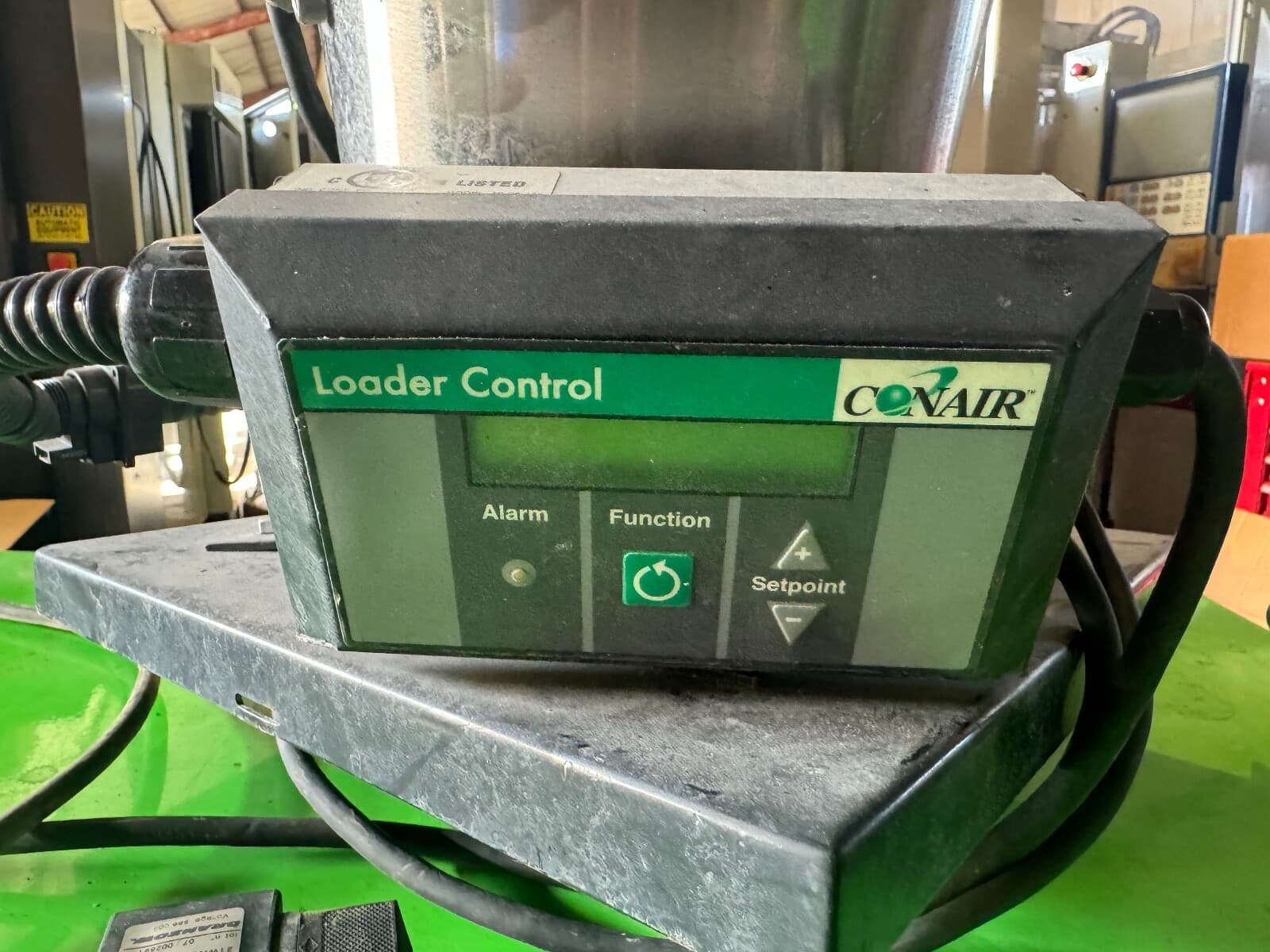 Conair Material Hopper With Vaccum Motor. Model AL 2 With Loader Control 4