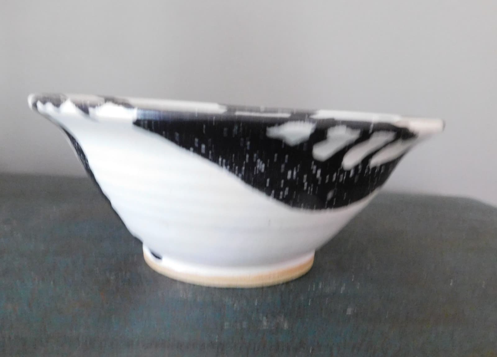 MCM 1970 JC RIVERA BEAR CHAMP HANDMADE ART POTTERY BLACK & WHITE SPLATTER BOWL 5