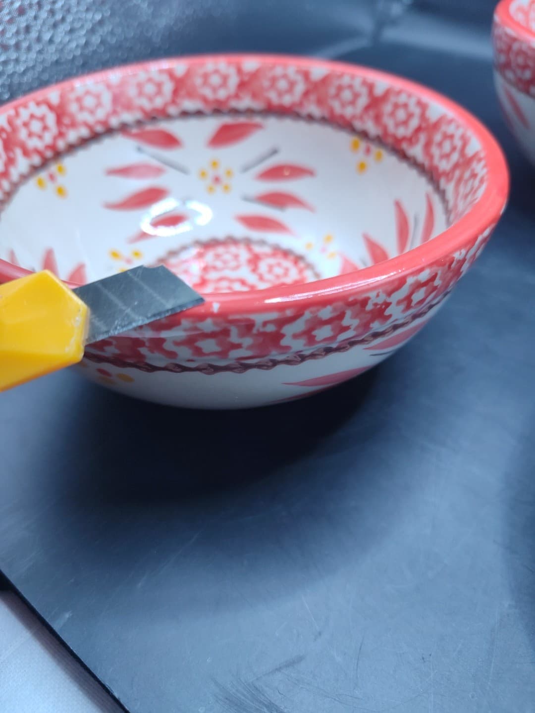 Temptations By Tara "OLD WORLD RED" ~ Set of 3 ~ Nesting Bowls Read 3
