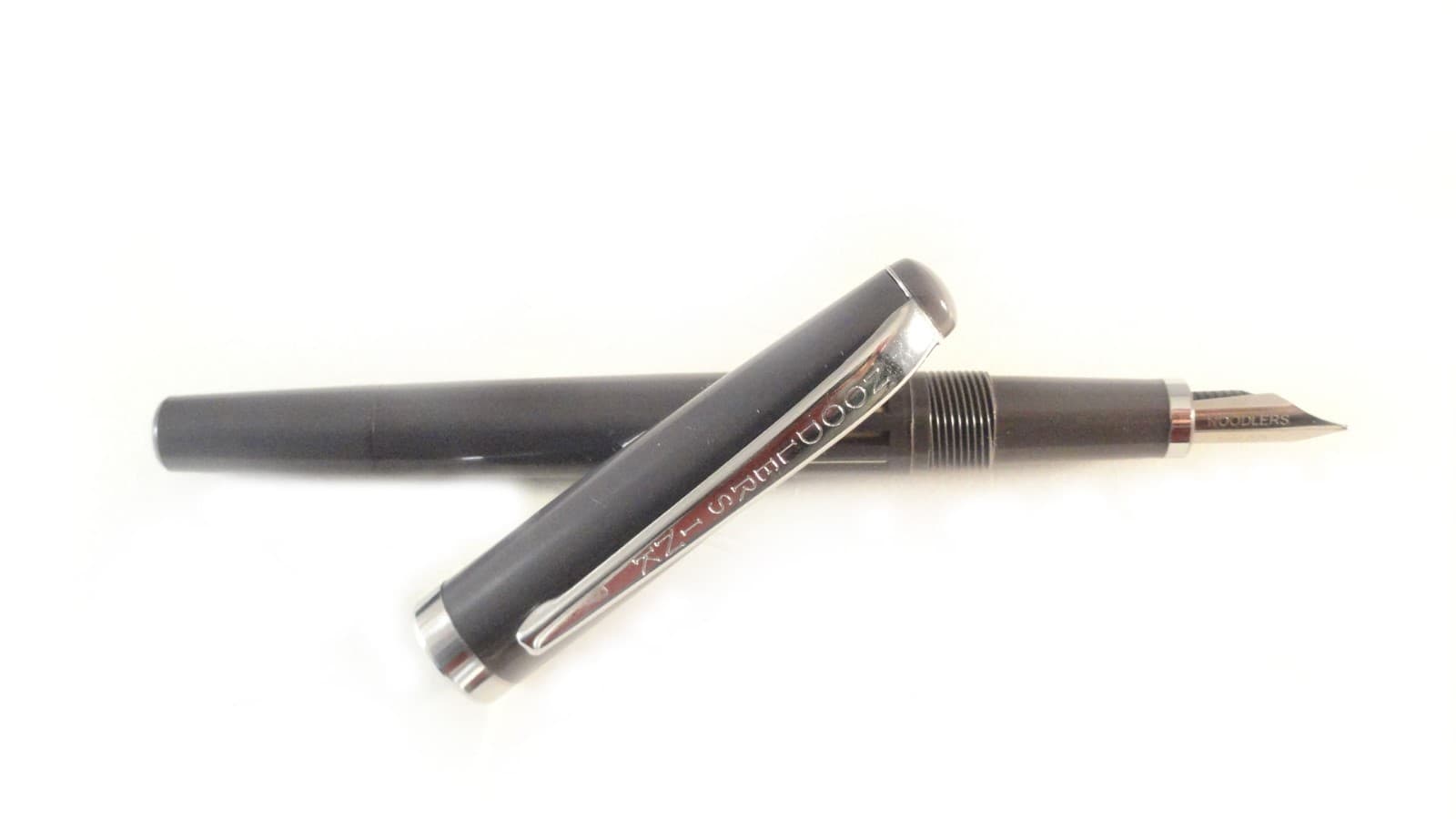 Noodler's Ink Standard Flex Fountain Pen - #17006 Gray