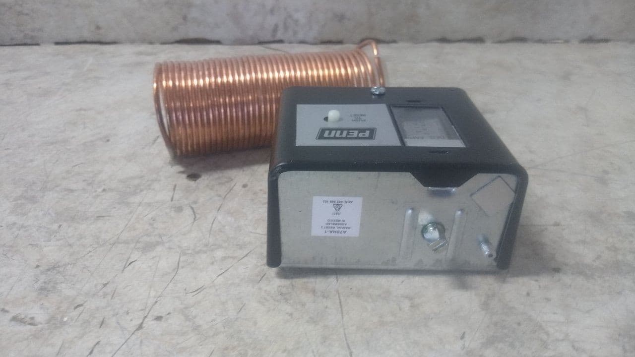 Johnson Controls A70HA-1C 120 to 600VAC Line Volt Mechanical Tstat 6