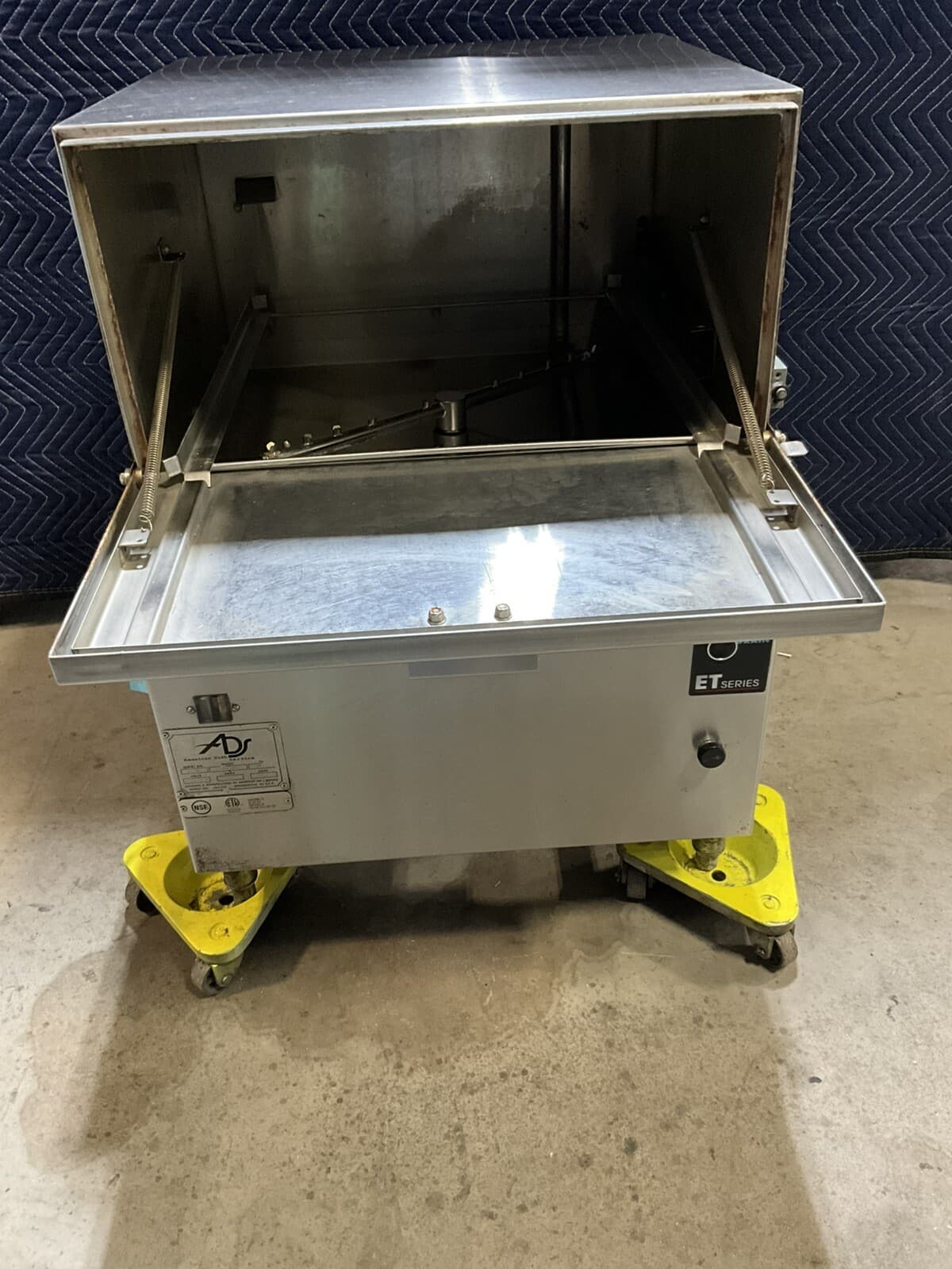 American Dish ET-AF-M-PH 25" Undercounter,37 Racks/Hr-51 Gal/Hr-Low Temp with Bo 3