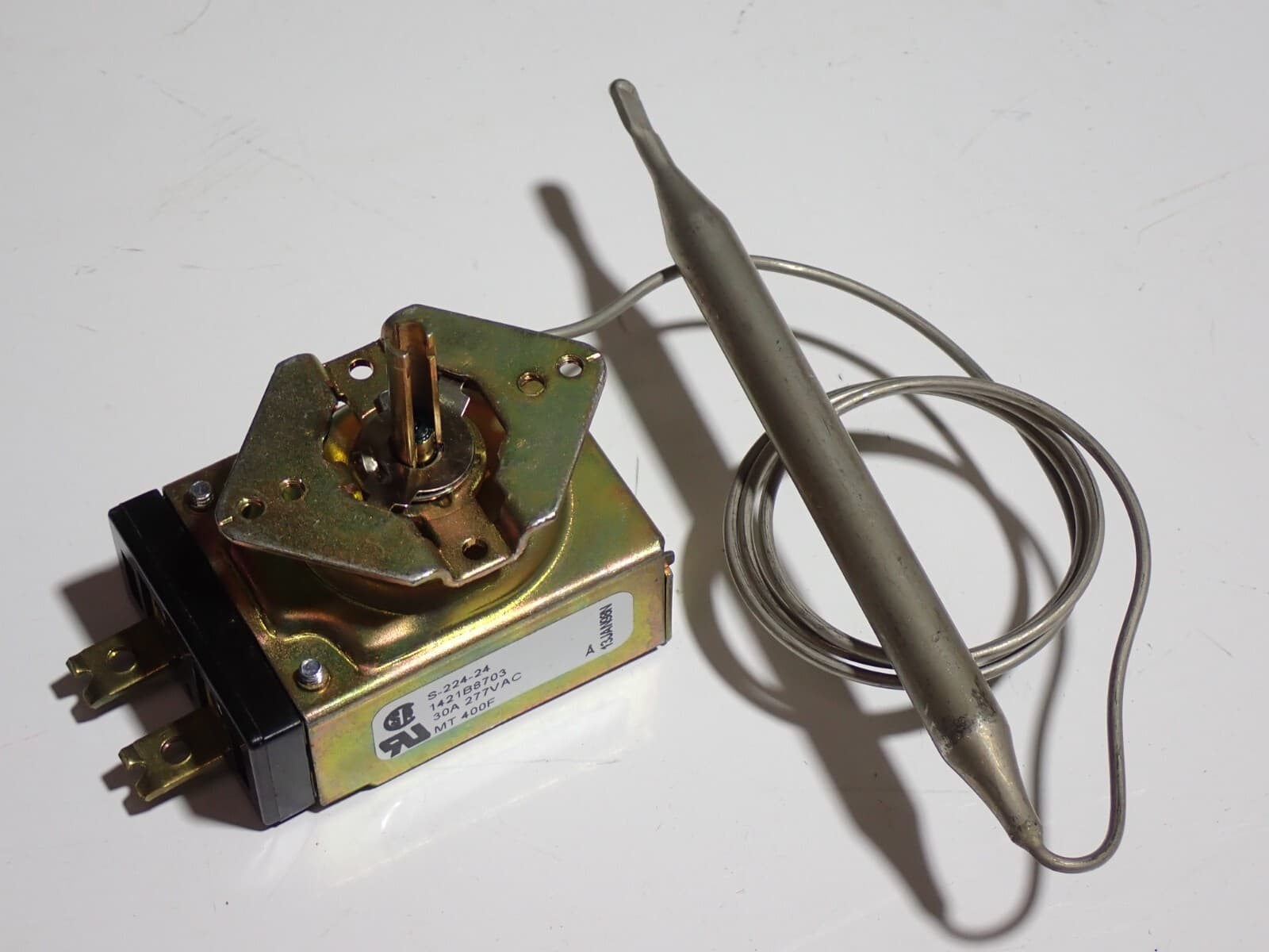 5300-014 ROBERTSHAW ELECTRIC THERMOSTAT SPST MODEL 9-224-24 2