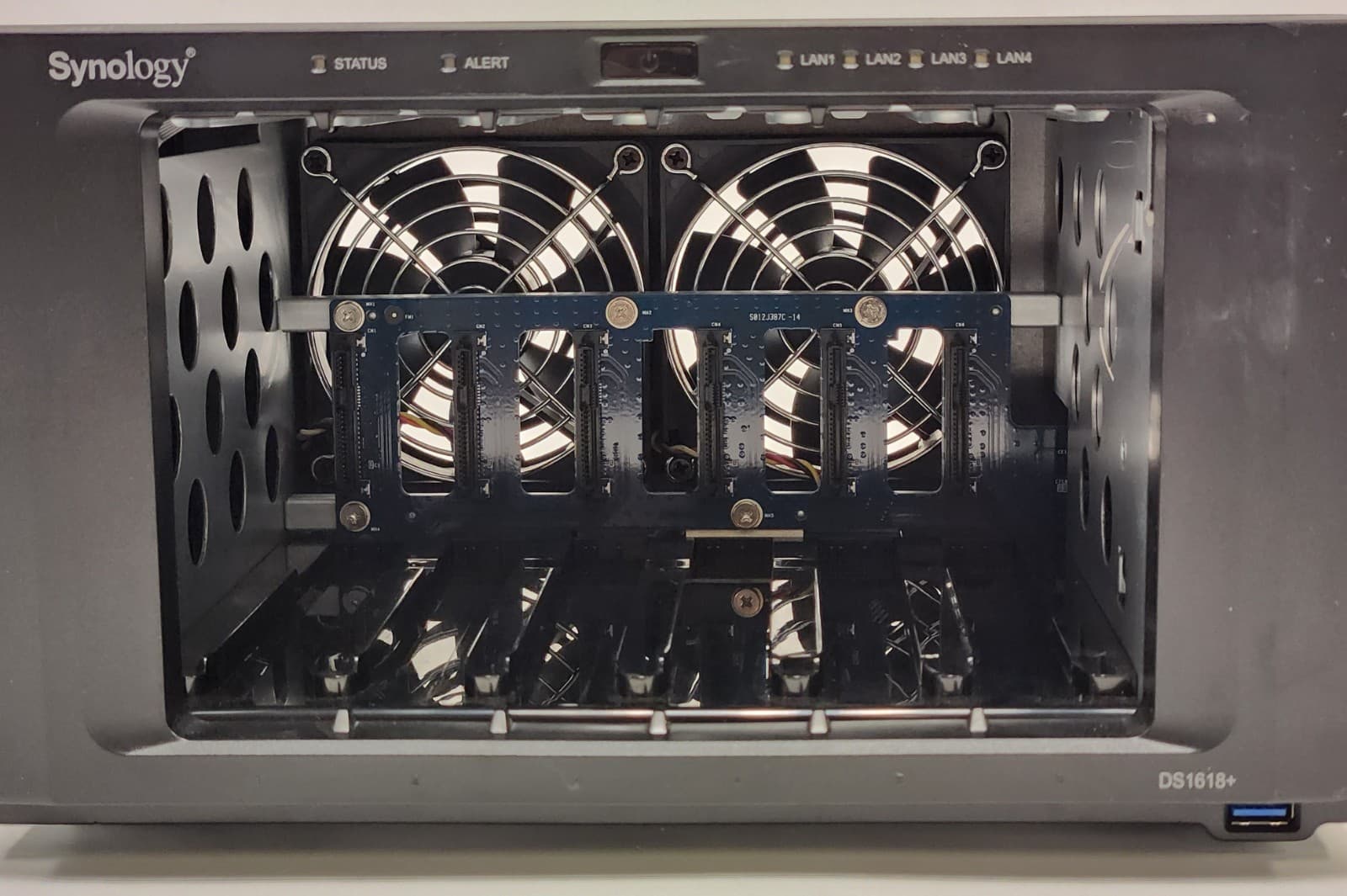 Synology DiskStation DS1618+ 8GB Memory 6-Bay NAS Enclosure NO DRIVES NO CADDYS 3