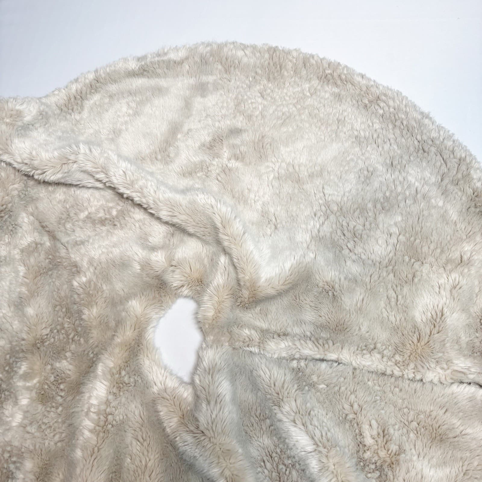 Restoration Hardware Christmas Tree Skirt Luxe Faux Fur Holiday Lush Pile 70" 3