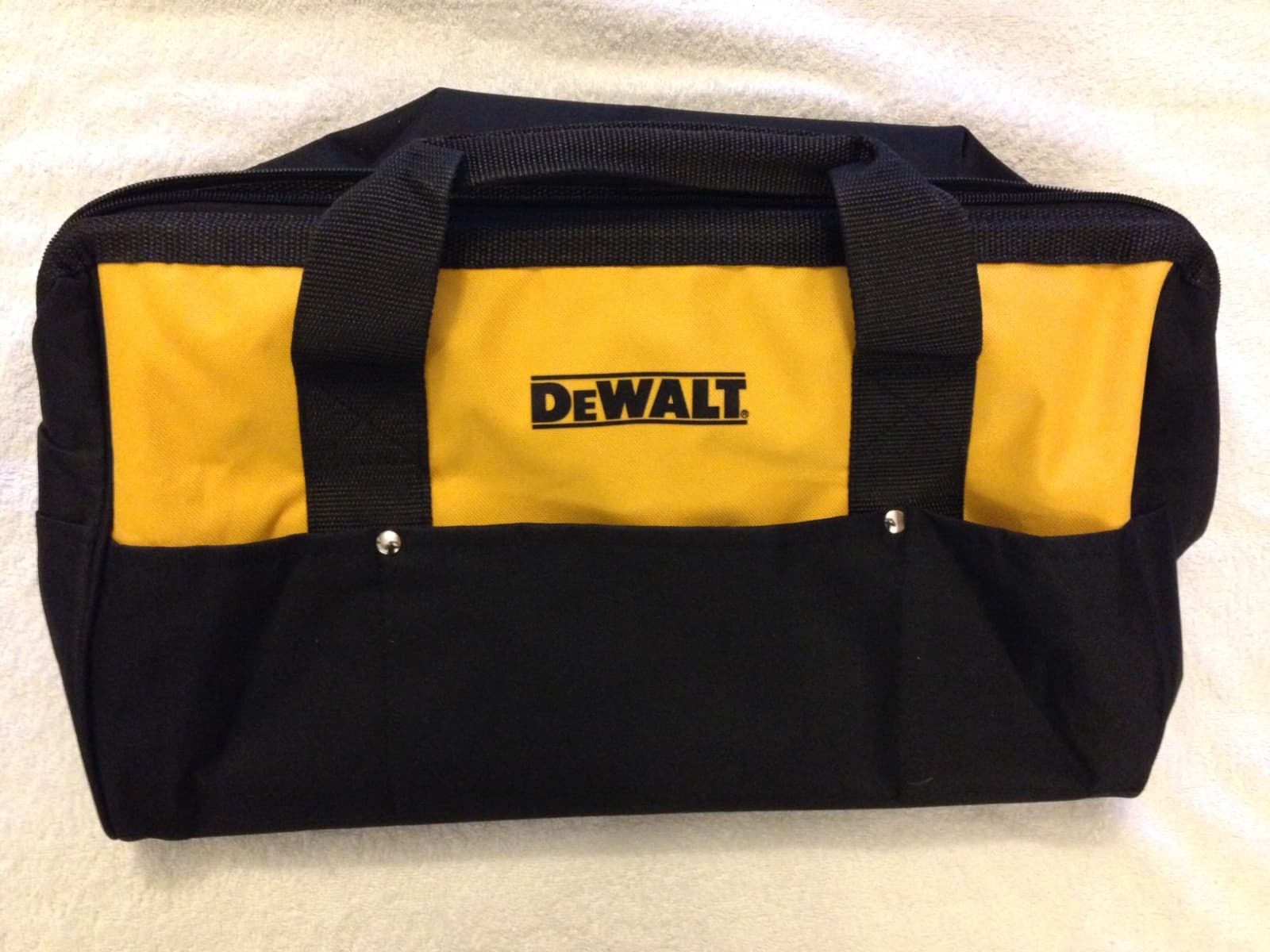 New Dewalt DCK019 Tool Bag Heavy Duty Ballistic Nylon 19” x 12" x11" w 6 pockets 4
