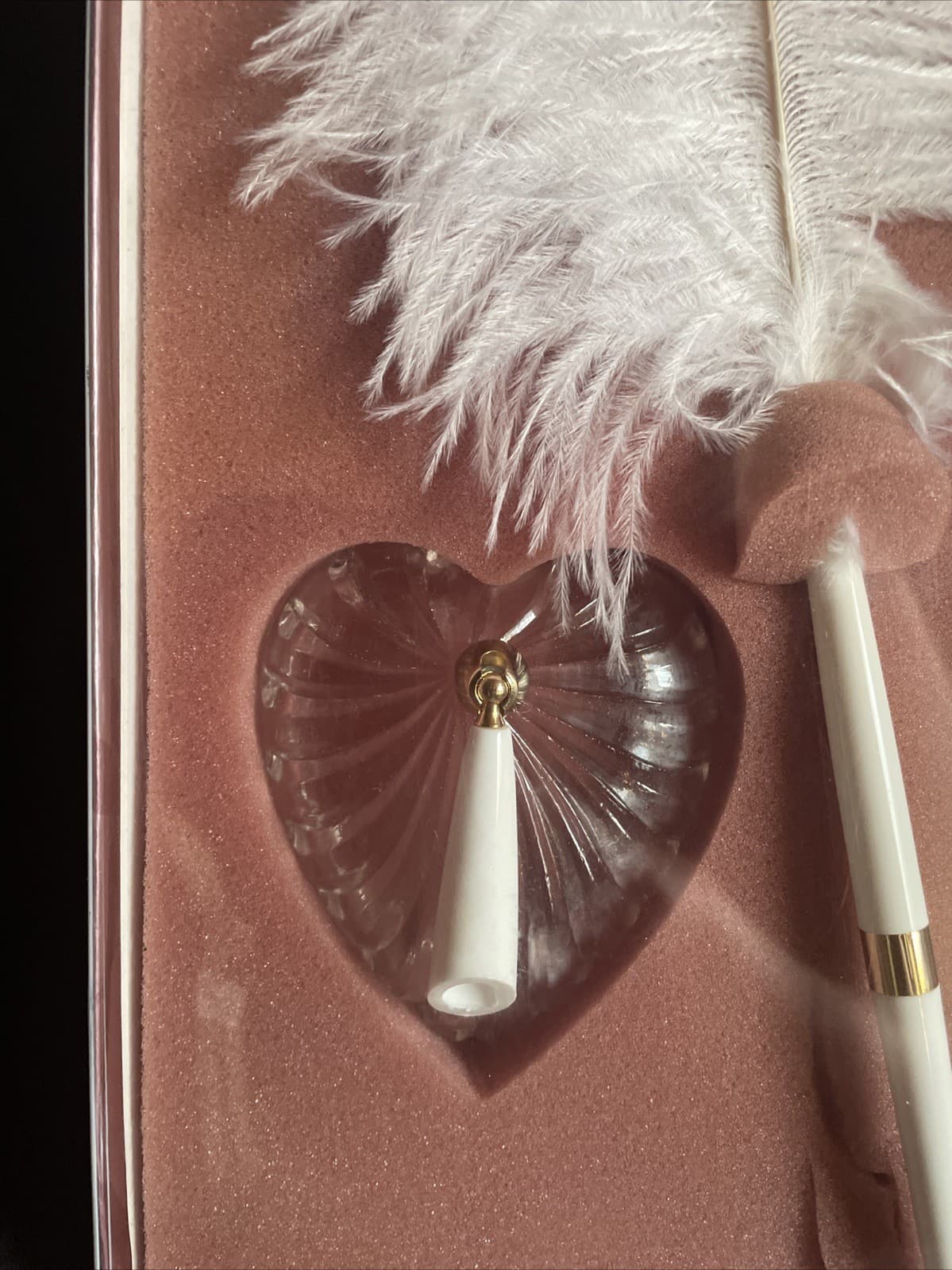 Vintage Hortense B. Hewitt Elegant Ostrich Feather Pen w Heart Holder Wht 2