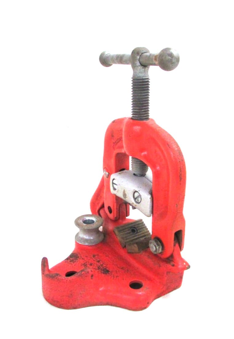 RIDGID TOOLS No. 21 YOKE TYPE BENCH MOUNT PIPE VISE, 1/8" to 2" 2