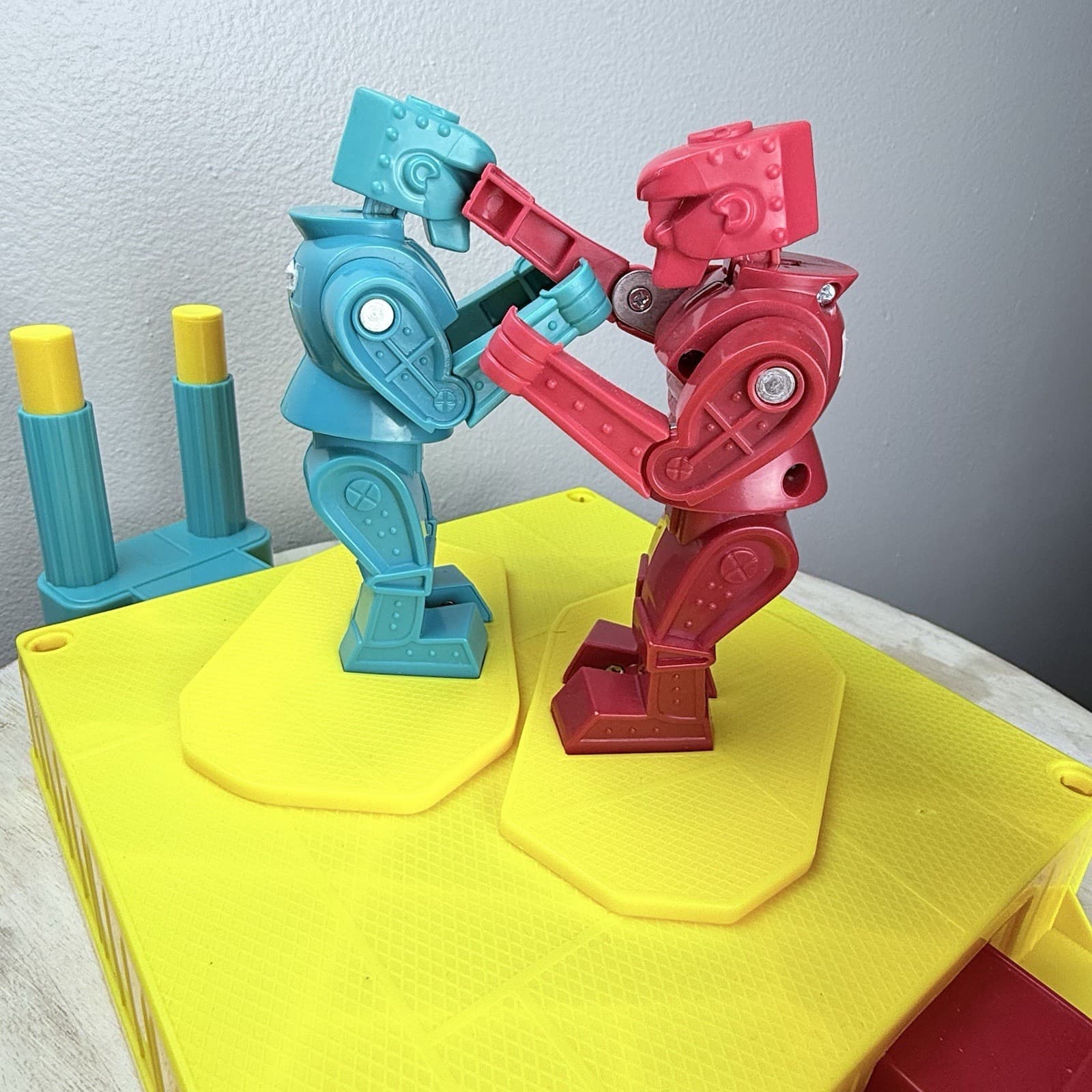 Mattel Games Rock 'Em Sock 'Em Robots Boxing Game - CCX97 3
