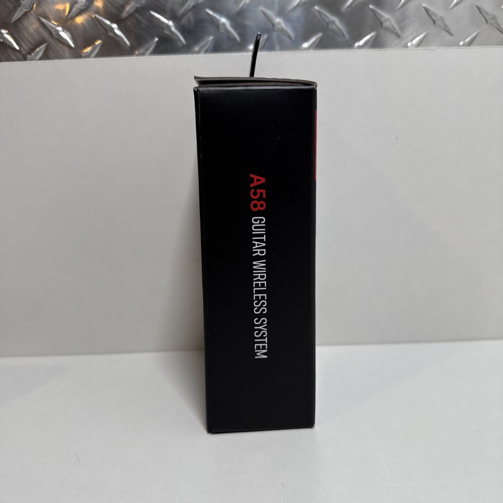 Xvive A58 Guitar Wireless System, 5.8 GHz, Black 2