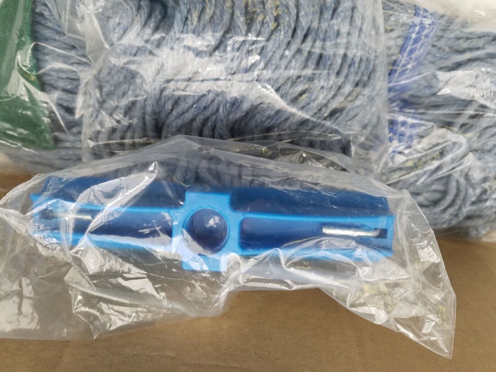 Ecolab 17 oz Loop end Mop 89990395 Case of 12 Mops 2