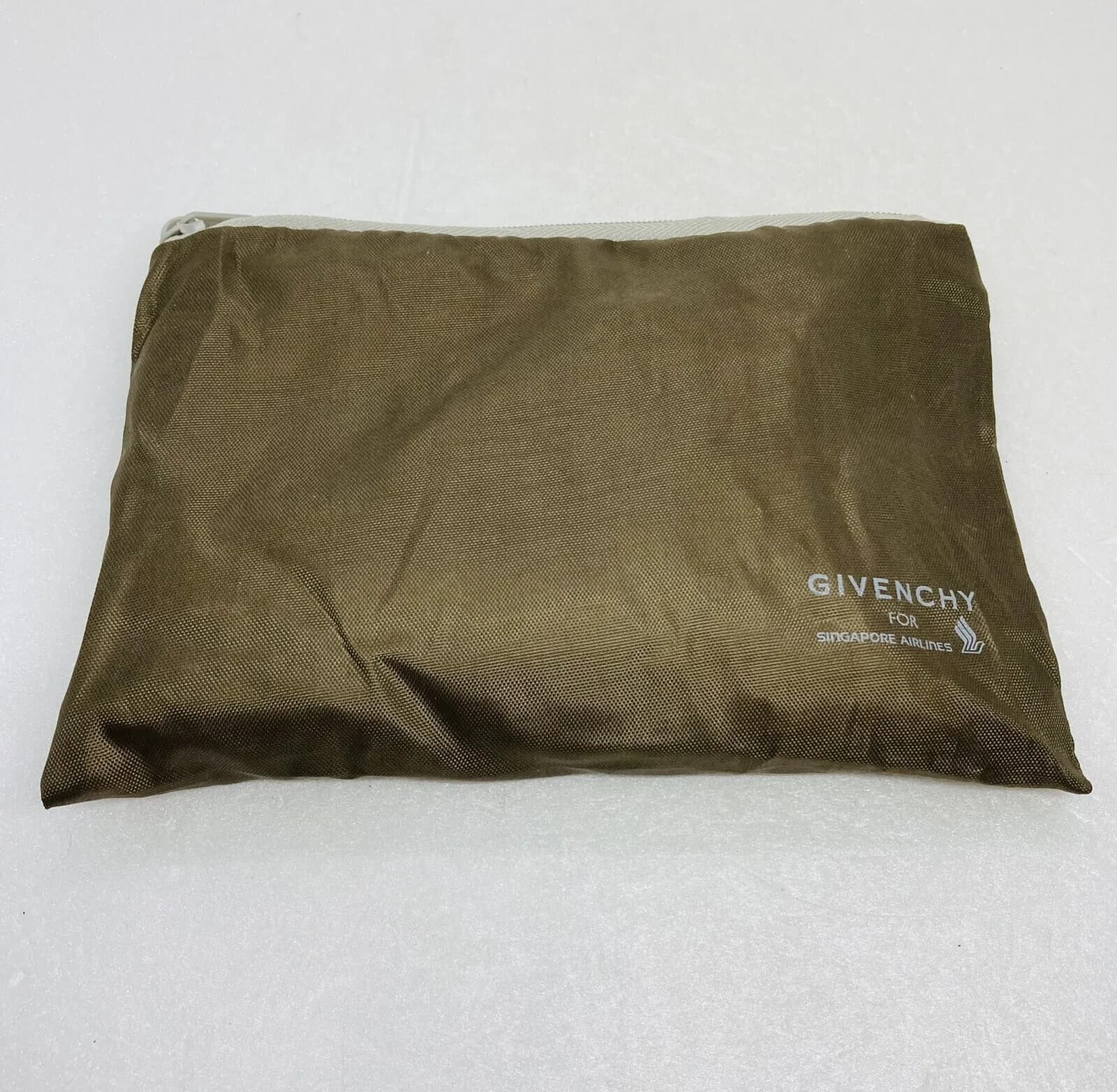 Vintage Givenchy For Singapore Airlines Zippered Bag Socks Toothbrush Set 16 6