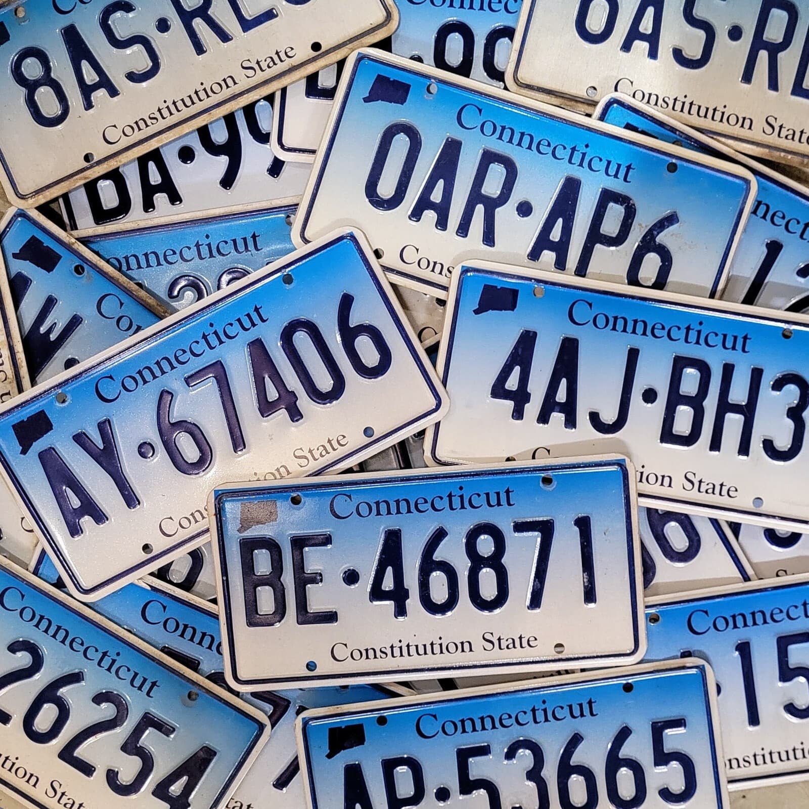 CONNECTICUT LICENSE PLATE 🔥FREE📬🔥 1 w/RANDOM LETTERS & #'S ~READ DESCRIPTION