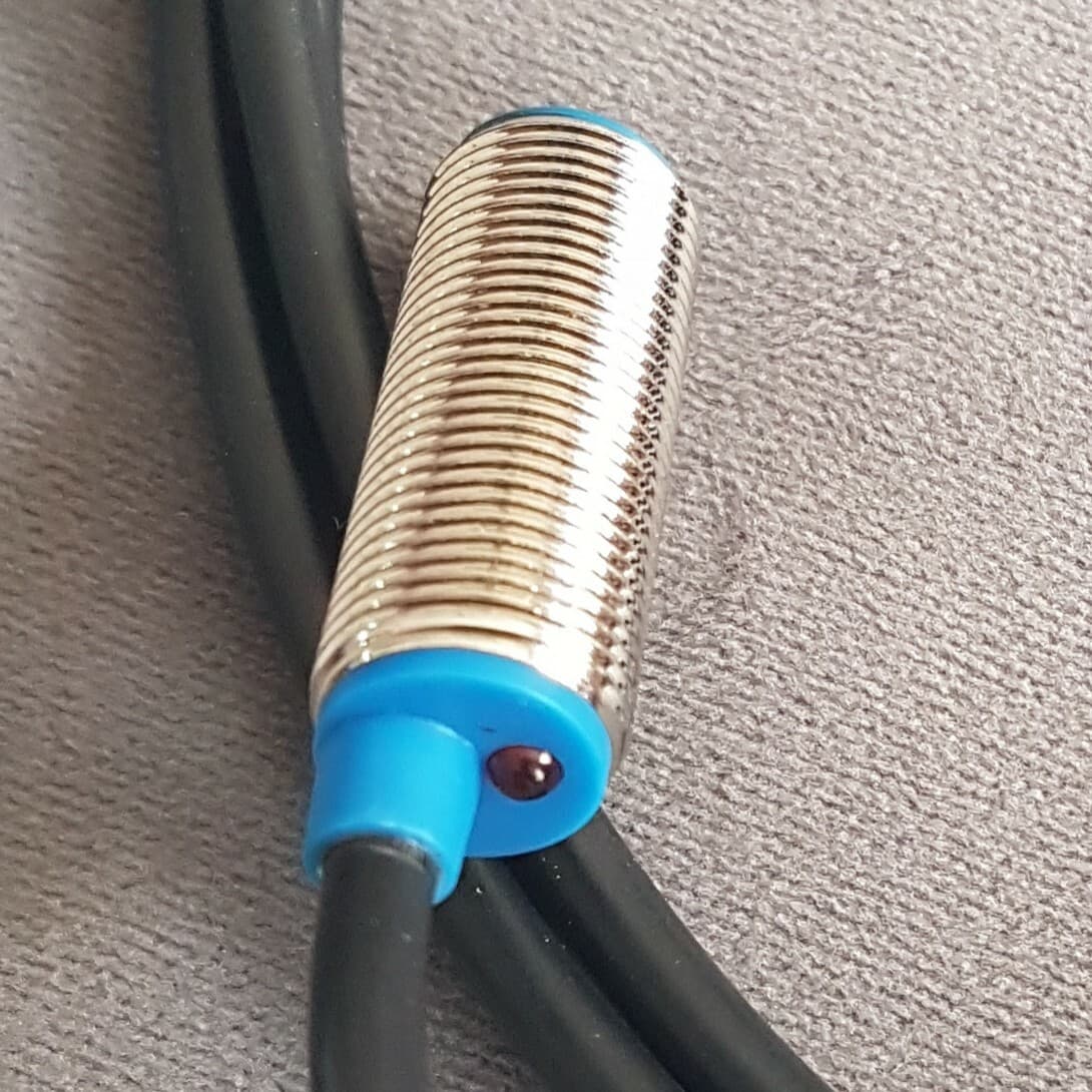 Hall Effect Sensor Proximity Switch NPN 3-wires Normally Open With Magnet MP 3