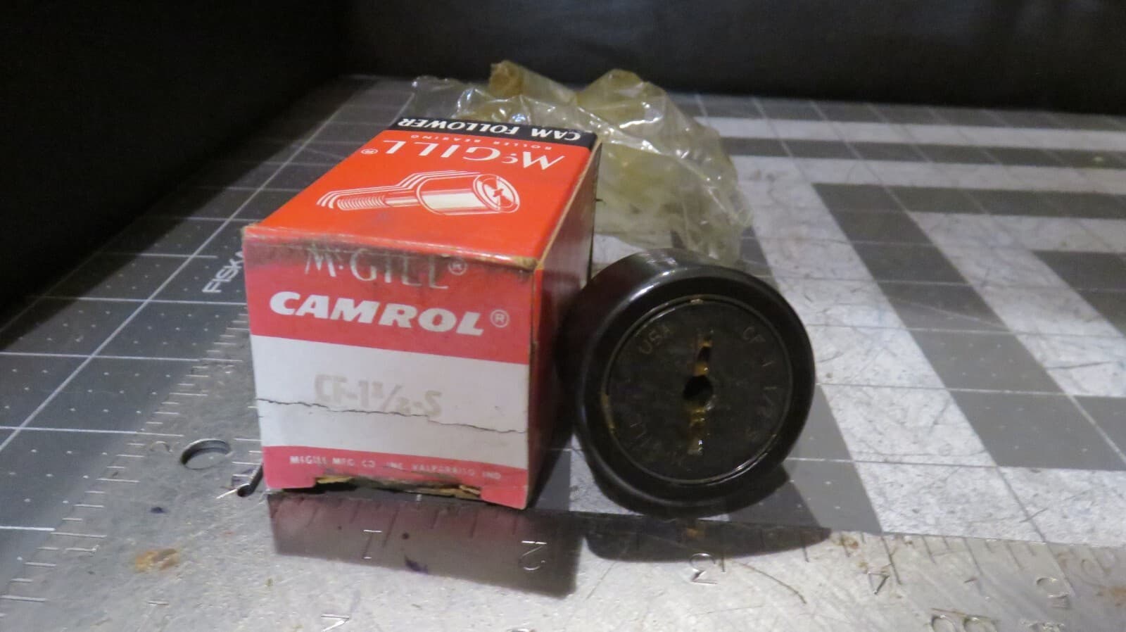 McGILL 1-1/2" Sealed Cam Follower Bearing with Stud CF-1-1/2-S