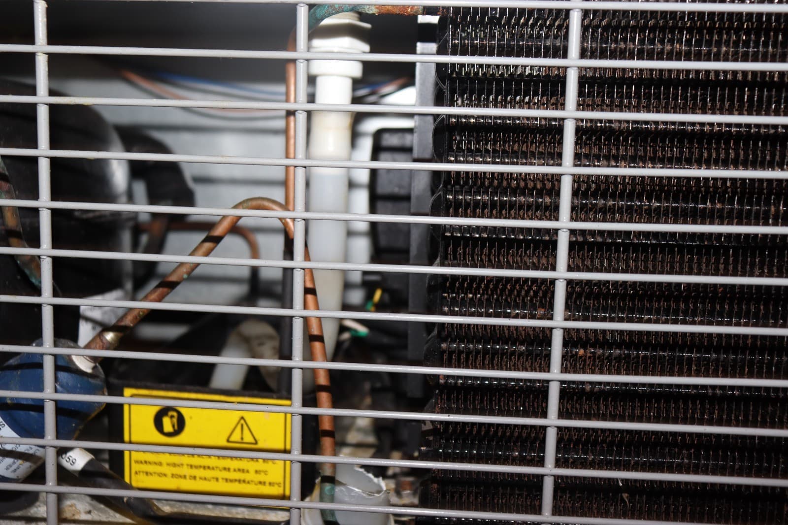 Asber AUTF-48 HC 48" 2-Section Undercounter Freezer w/ 2 Doors, 12.1 cu. ft. 6