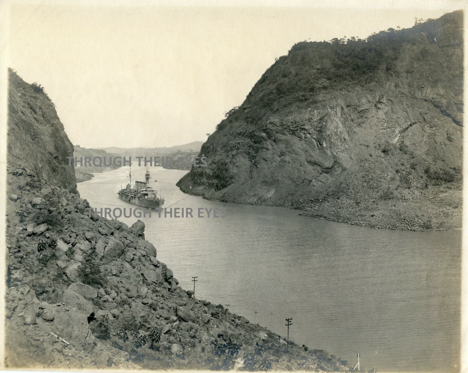 4 large original photos of a Royal Navy armoured cruiser Panama canal 1902 4