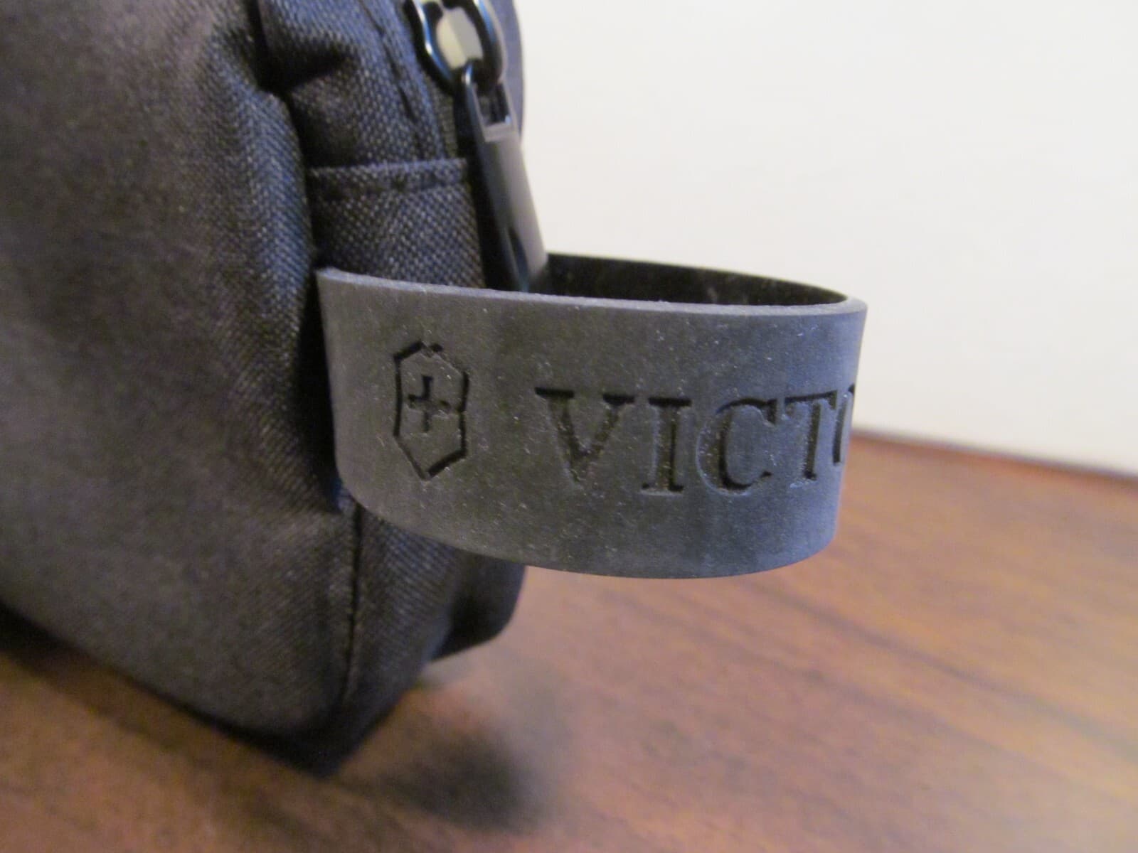 VICTORINOX SWISS airline amenity kit bag holder travel case cosmetic SWISSAIR 4