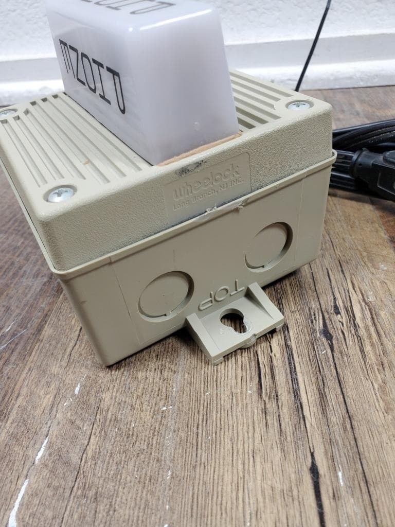 Q21 ♻ Wheelock UTA-WH-VPS Universal Telephone Alert With Power Cord ♻ 6