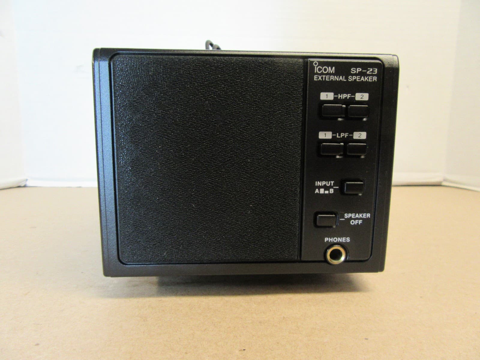 Icom SP-23 DESKTOP SPEAKER Dual Channel with Built-In Audio Filters 2