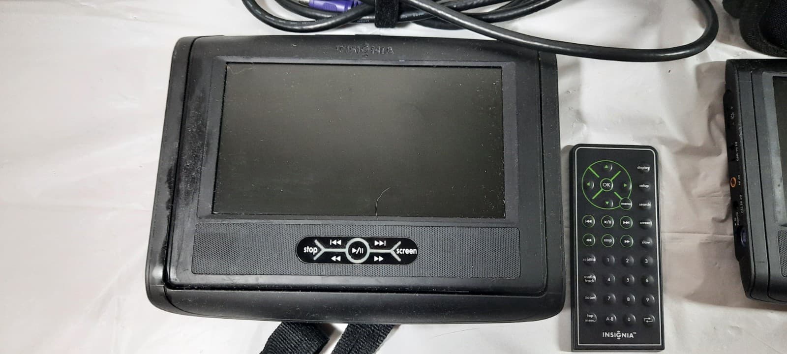 Insignia Dual-Screen 7” Vehicle DVD Player NS-MVD7S 1 power cord,  & Case 2