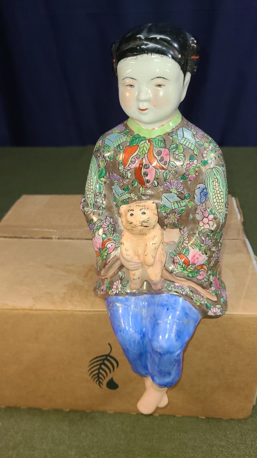 Vintage Chinese Asian Chinoiserie Painted Porcelain Boy and Girl Shelf Sitters 2